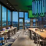 Moxy Тромсё