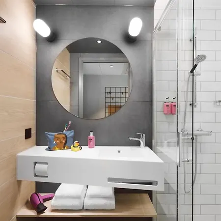 Hotel Moxy 4*