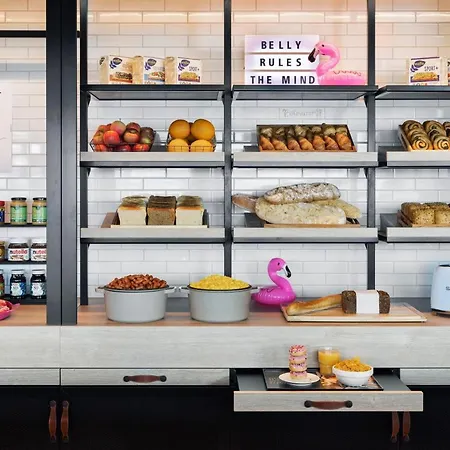 Hotell Moxy 4*