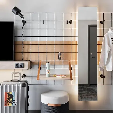 Moxy Hotel 4*