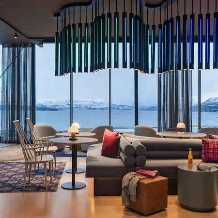 Moxy 4*