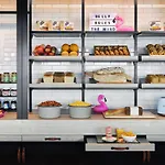 Hotel Moxy 4*